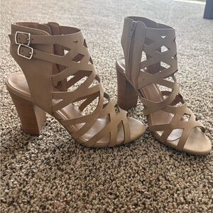 Stylish Tan Strappy Heeled Sandals